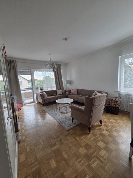 Moderne kernsanierte 3 Zimmer Wohnung mit Einbauküche 